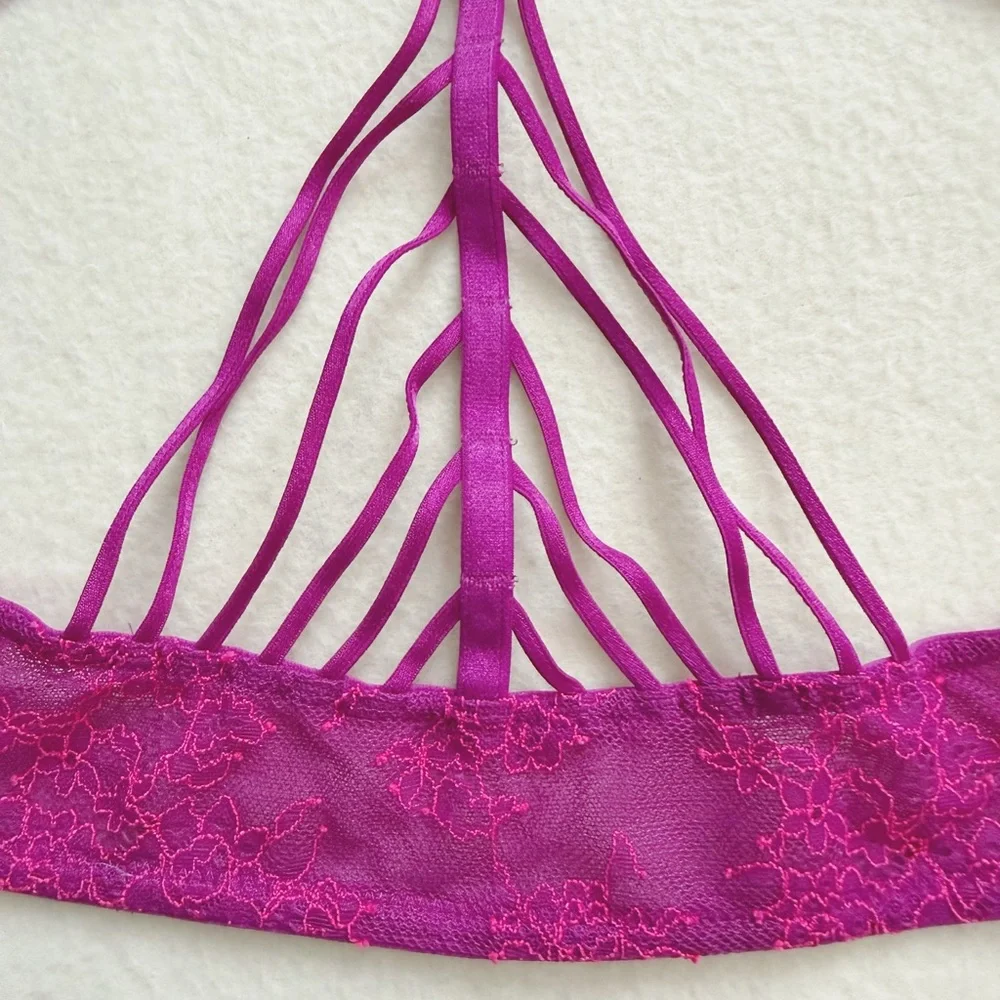 Victoria's Secret Very Sexy Magenta Floral Lace Front-Close Push-Up Bra 32B - Picture 13 of 16